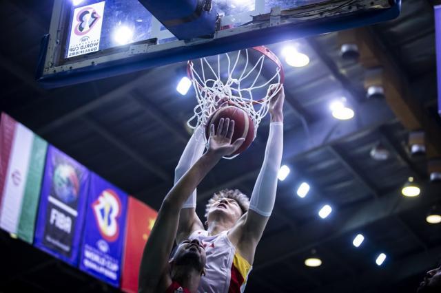 开云官网-无惧困难！中国男篮强势击败伊朗距世界杯一步之遥