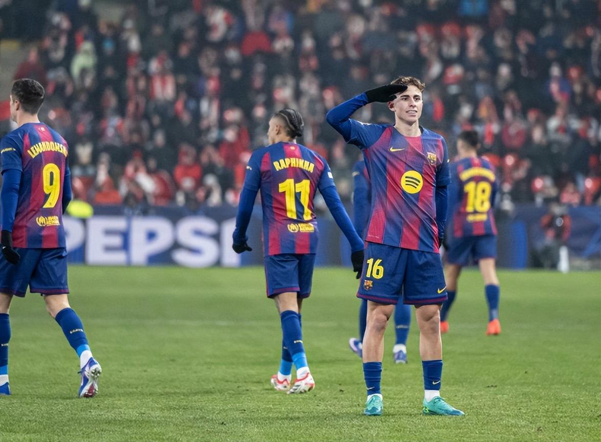 开云体育入口-4:2！莱万另类双响，巴萨2记世界波，拒绝爆冷逆转跻进欧冠前八