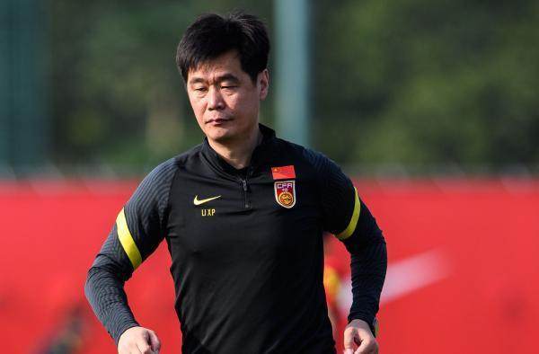 开云APP-李霄鹏：归化球员情况不乐观 球队有预案强化硬度