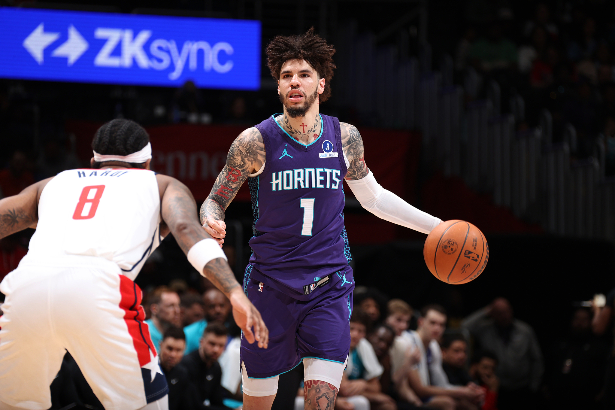 “三球”鲍尔37+8+7克努佩尔28+7+4 黄蜂胜奇才