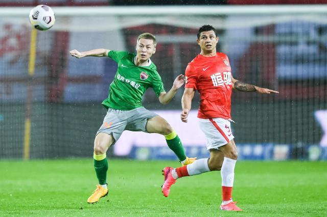 开云体育APP下载-艾克森重踢中锋制造两球 打破516天运动战进球荒